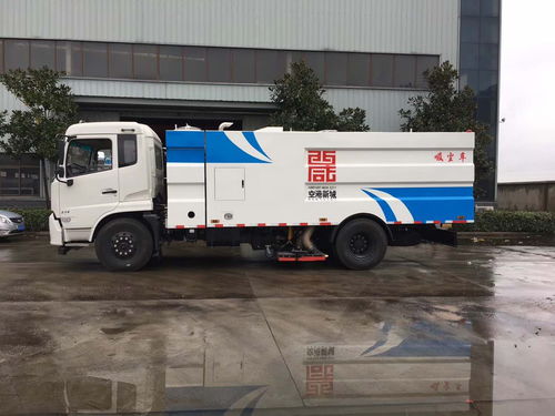東風(fēng)天錦吸塵車廠家與真空吸塵車 城市清潔的得力助手